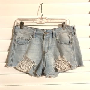 Hollister Low Rise Boyfriend Short w Lace Pocket 7